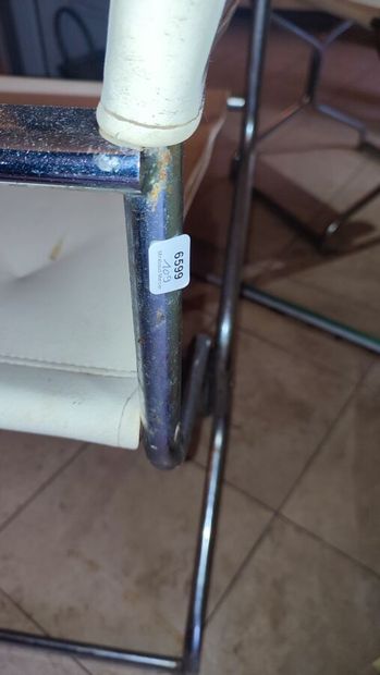 Set comprising a modern chrome-plated metal...