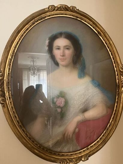 COSSON Claire 
Woman with fan and rose bouquet...