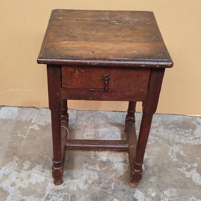 Small oak table 
As is
Height : 54 ; Width...