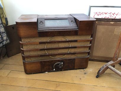 Radio transistor
Early 20th century
Height...