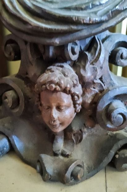 Buste d'homme en bois polychrome et sculpté,...