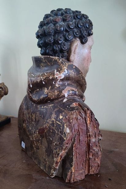Chef-reliquaire en bois sculpté polychrome...