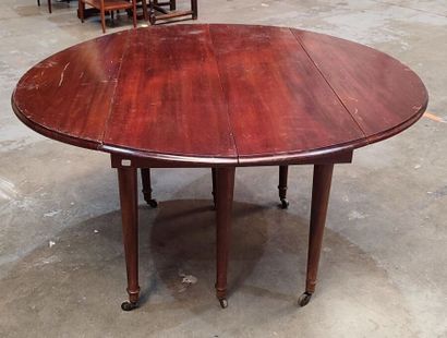 Mahogany dining table
Five natural wood extensions
Height...