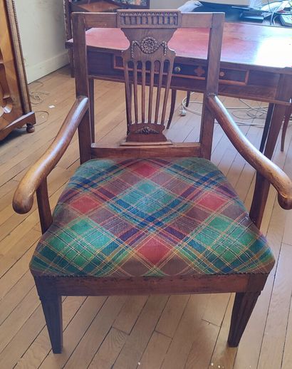 Natural wood armchair with openwork back.
Height...