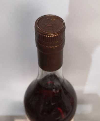1 bottle TRES VIEUX COGNAC Petite Champagne...