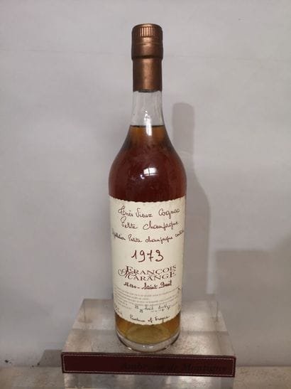 1 bottle TRES VIEUX COGNAC Petite Champagne...