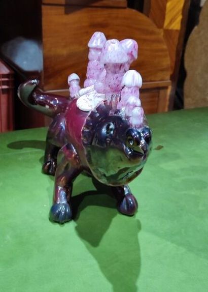 Set of 2 phallic-shaped hard stones
Height...