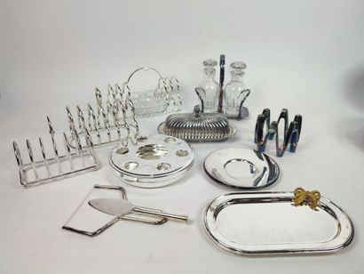Lot of silver-plated metal including toast...