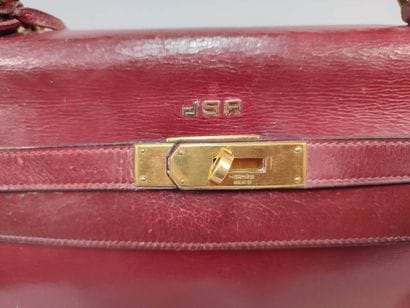 HERMÈS
Kelly