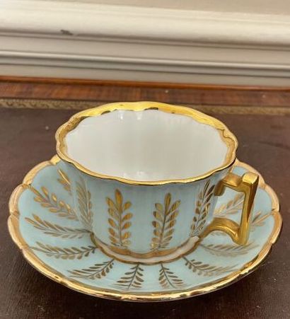 Limoges, porcelain cabaret with green background...