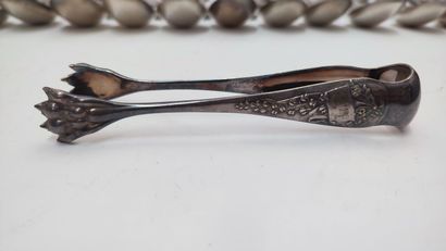 ERCUIS
Set of silver-plated cutlery decorated...