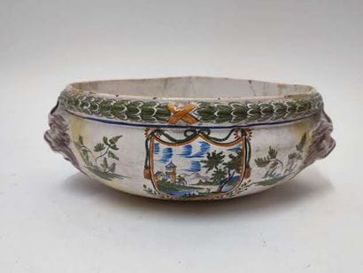 In the taste of NEVERS, 
Earthenware salad...