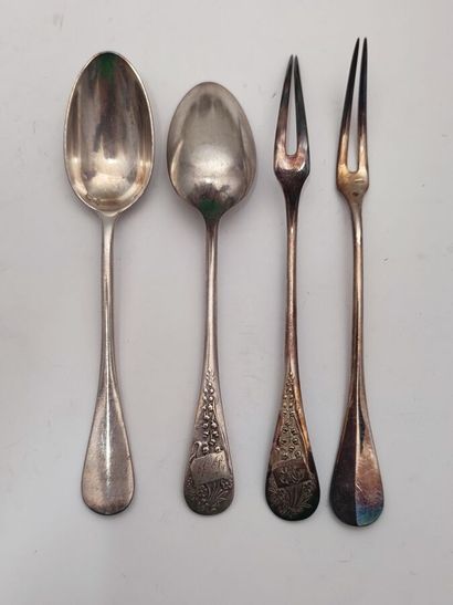 ERCUIS
Set of silver-plated cutlery decorated...