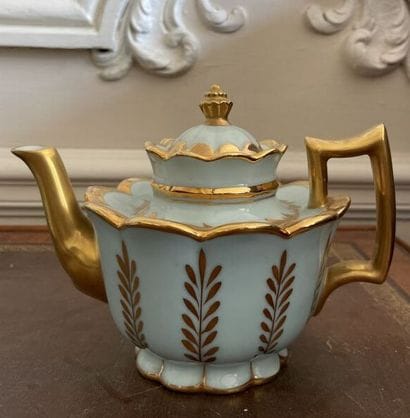 Limoges, porcelain cabaret with green background...
