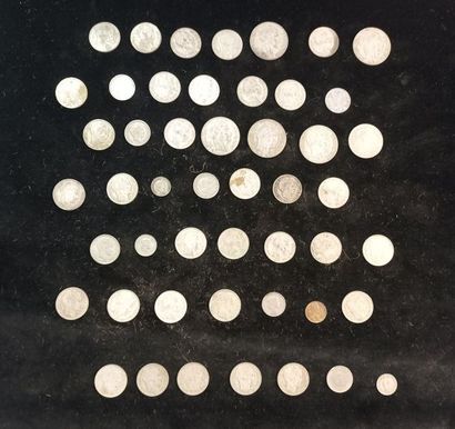 Lot of 365 silver coins 
Weight: 4131 grams...