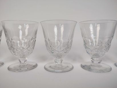 BACCARAT
Lot de onze verres à liqueur dont...