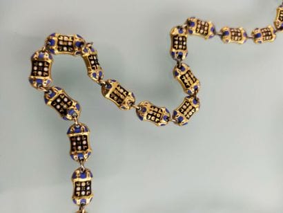 Yellow gold necklace with enameled links
Gross...