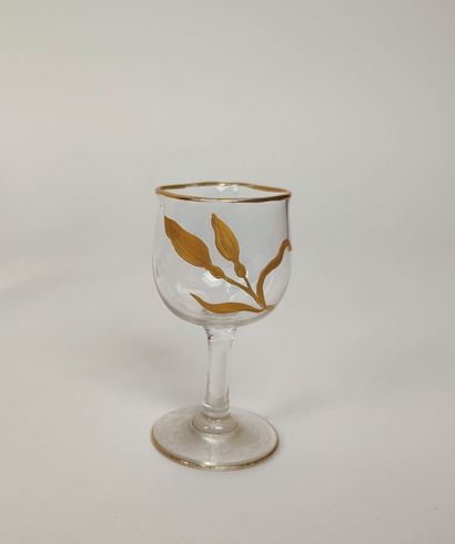 Ensemble de six verres à porto en cristal...