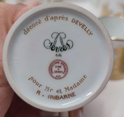 SEVRES, decorated after develly
Histoire...