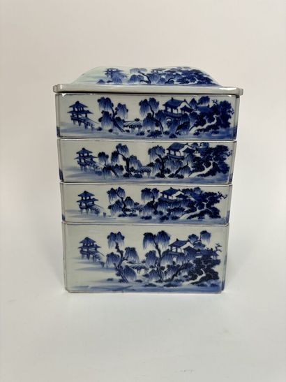 CHINA or Vietnam, early 20th century
Blue-white...