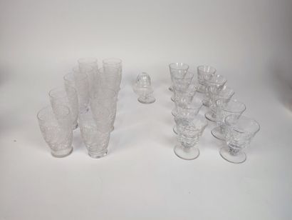 BACCARAT
Lot de onze verres à liqueur dont...