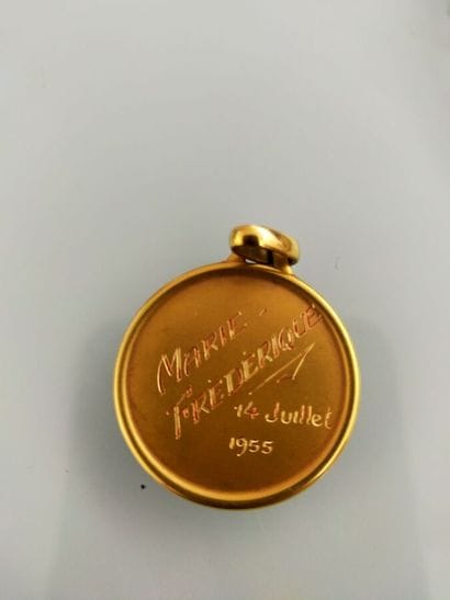 Madonna medal in 18k yellow gold
Weight :11,90...
