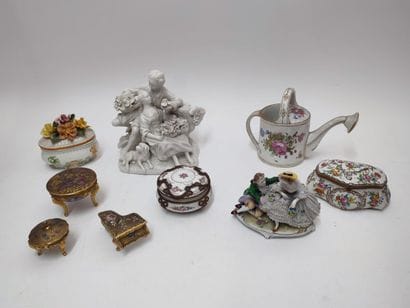 Set of porcelain subjects and boxes so Meissen,...