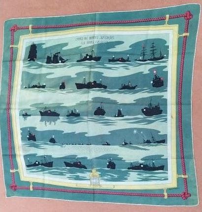 HERMES
Set of two silk squares: 
 - Plumes...