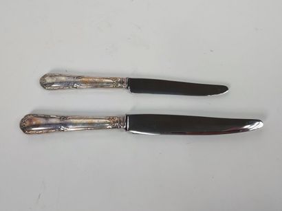 Set of metal and silver-plated flatware
A...