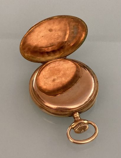 Pocket watch in 18k yellow gold 
Monogrammed...