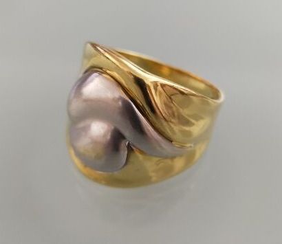 Gold ring 
Weight : 8.30 gr