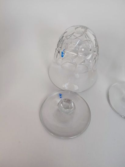 BACCARAT
Lot de onze verres à liqueur dont...