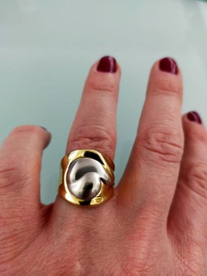 Gold ring 
Weight : 8.30 gr