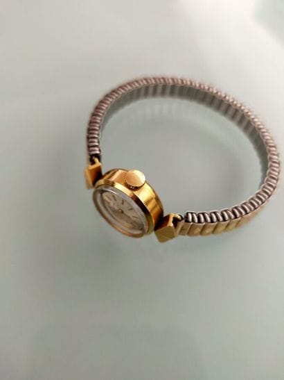 CERTINA
Round ladies' watch with 18K yellow...