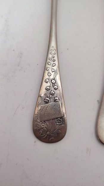 ERCUIS
Set of silver-plated cutlery decorated...