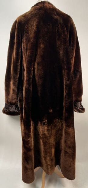 Set of three fur coats
Tears

