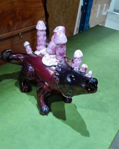 Set of 2 phallic-shaped hard stones
Height...