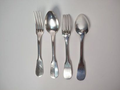 ERCUIS
Ensemble de huit fourchettes et six...