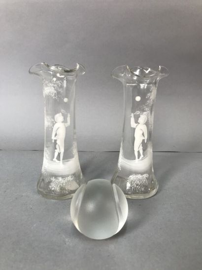 [tennis] Lot
- Two glass soliflores with...