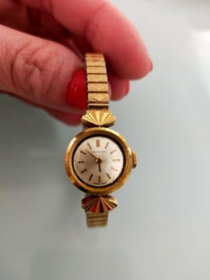 CERTINA
Round ladies' watch with 18K yellow...