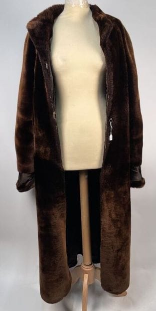 Set of three fur coats
Tears
