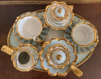 Limoges, porcelain cabaret with green background...