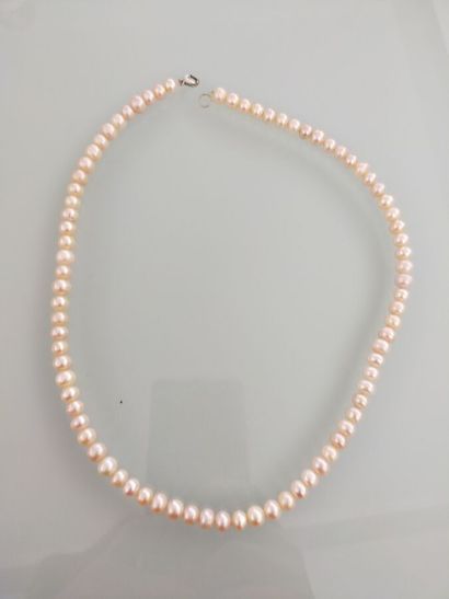 Baroque pearl necklace