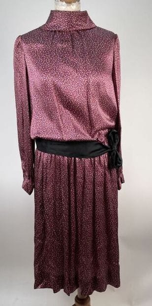Set of two CHANEL dresses in pink silk (T....