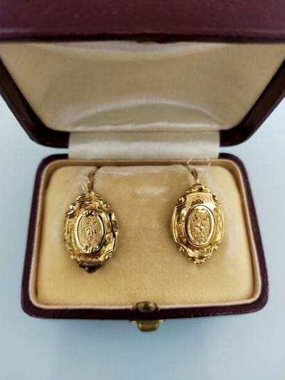 Two dormeuses in 585-thousandths yellow gold...