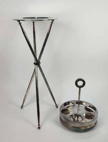 Lot of silver-plated metal including toast...