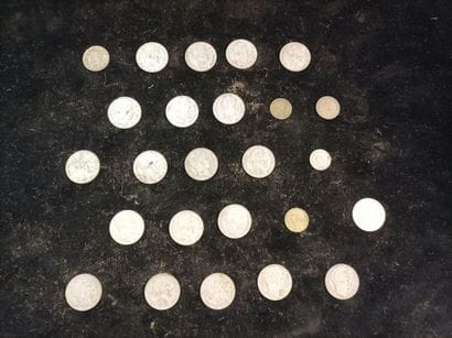 Lot of 365 silver coins 
Weight: 4131 grams...