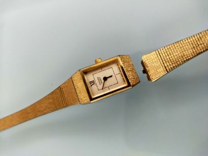 CITIZEN QUARTZ
Gold-plated watch
Numbered:...