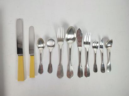 ERCUIS
Set of silver-plated cutlery including:...