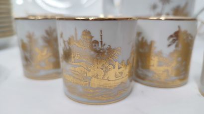 SEVRES, decorated after develly
Histoire...